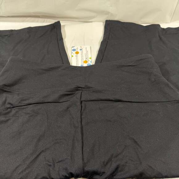 Rimless 7 Women's High-Waisted Black Yoga Pants with Pockets, Size M - Picture 4 of 6